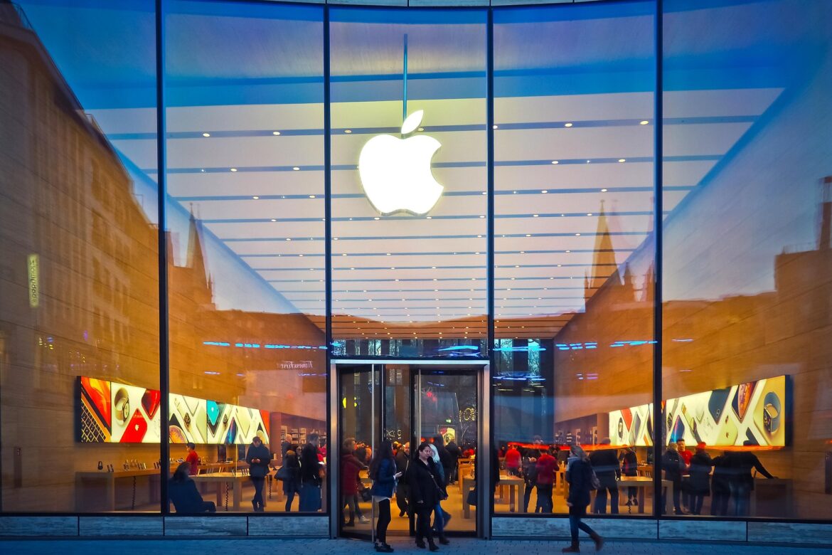 Apple x Anthropic: A Quiet AI Revolution That Could Redefine Coding Forever
